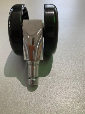 Rolle-hart-mit-Chromapplikation